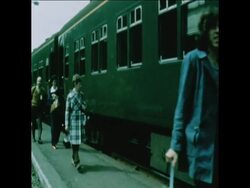 SYND 11-4-71 TABLE TENNIS TEAM ARRIVES IN HONG KONG News Clip