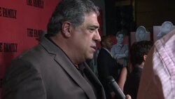 CLEAN : De Niro and Pfeiffer hit red carpet for News Clip