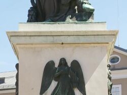 TILT UP Mozart Monument in Mozartplatz (Mozart Square) in Salzburg Stock Footage