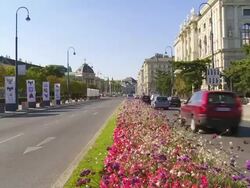 Vienna Museumsplatz with Naturhistorisches Museum (Museum of Natural History) and Volkstheater (People's Theatre) Stock Footage