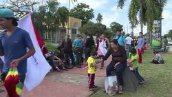 CLEAN : Faithful praise Pope FrancisÃ‚Â’ message against consumerism News Clip