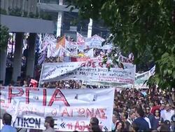 Thousands of demonstrating teachers block streets in Athens News Clip