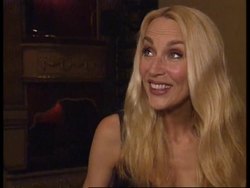 ENTERTAINMENT DAILY: ENT1- JERRY HALL/GRADUATE Instructional Video