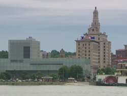 WS Rock Island skyline & Mississippi river / Rock Island, Minnesota, United States Stock Footage