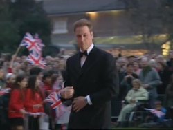 Queen Elizabeth arrives at Kew Palace for b''day dinner, fireworks Instructional Video