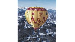 Ueli Gegenschatz: Extreme wingsuit flying Instructional Video