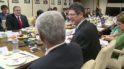 VOICED : Brasil: Titular de Hacienda converso con Dilma sobre su salida News Clip
