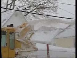 More heavy snow, passengers trapped on planes News Clip