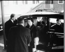 THE QUEEN LEAVES News Clip