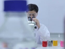 HD : Scientist and Lab experiment Stock Footage