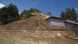 Bulgaria, Starosel - Chetinyyova Moglia Thracian tomb Instructional Video