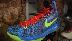 Teenage entrepreneur gets his kicks from opening pawn shop News Clip