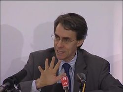 Blood diamond report alleges army abuse of Zimbabweans News Clip