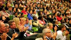 CLEAN : World AIDS forum opens to tribute for plane dead News Clip