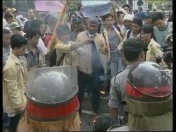 INDONESIA: JAKARTA: PROTESTS OUTSIDE AUSTRALIAN EMBASSY News Clip