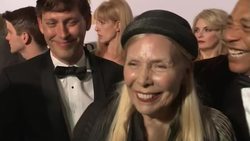 Singer Joni Mitchell hospitalized in Los Angeles Instructional Video