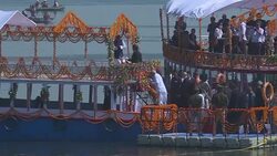 CLEAN : Macron Modi on boat trip in Hindu holy city of Varanasi News Clip