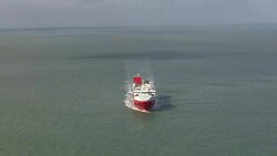 Greenpeace protesters board cargo ship to stop delivery of Volkswagen diesel cars to UK News Clip