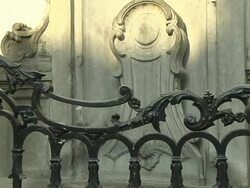 Tilt Up Shot Manneken Pis Flemish Brabent Brussels Belgium Stock Footage