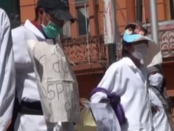 Bolivian medical students crucify themselves Stock Footage