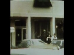 SYND 20-3-74 HOSTAGES TAKEN AFTER BANK ROBBERY IN MEMPHIS News Clip