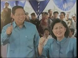 Polls open, Yudhoyono, Suharto voting News Clip