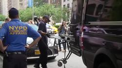 CLEAN : Forensic team arrives at Kate Spade's building in NY News Clip