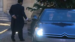 CLEAN : Emergency government meeting in Paris after twin sieges News Clip