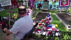 VOICED : Elvis aun vive en Graceland News Clip