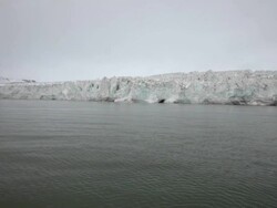 Close-up of Esmark glacier in the Bay of Ymer, Isfjorden, Spitsbergen, Svalbard archipelago Stock Footage
