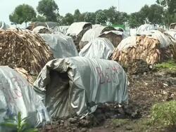 Tents on the refugee camps (Zoom out) Stock Footage