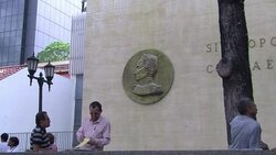 VOICED: Nuevo Mausoleo para Bolivar News Clip