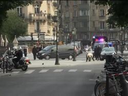 WRAP Obama's convoy on return to capital, Notre Dame visit ADDS restaurant News Clip