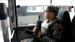 CLEAN : Honduras: soldiers in public transports to News Clip