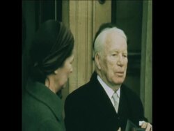SYND 4 3 75  VETERAN ACTOR, CHARLIE CHAPLIN, IS KNIGHTED News Clip
