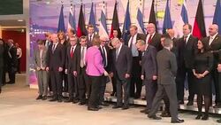 CLEAN : Merkel rejects east Europe plan to shut Balkans refugee route News Clip