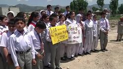 VOICED: Ninos paquistanies piden paz News Clip