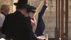 Thousands of Orthodox Jews gather at Western Wall  for priestly blessing News Clip