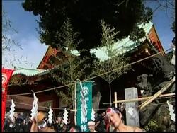 Thirty men and women plunged into freezing water outside the Kanda Myojin Shinto shrine on Saturday in the annual ritual at the central Tokyo shrine. Instructional Video