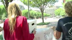 CLEAN : Actress Daryl Hannah protests against News Clip