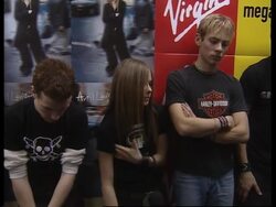 Avril Lavigne at CD signing. News Clip