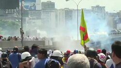 CLEAN : Clashes erupt at new street protests in Caracas News Clip