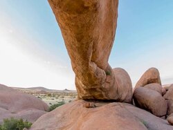 DS Beautiful Arch At Spitzkoppe Stock Footage