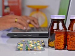 Doctor using laptop Stock Footage