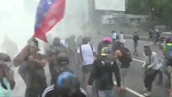 CLEAN : Venezuela: Fresh clashes at daily opposition protests News Clip