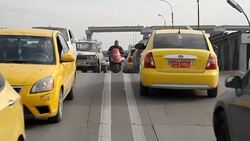 CLEAN : Crossing the river a major challenge in devastated Mosul News Clip