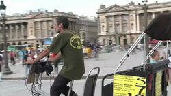 VOICED : Tourists in luck-luck as Paris welcomes News Clip