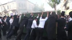 Hundreds of ultra-Orthodox Jews clash with police in demonstration against military conscription Instructional Video