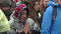 CLEAN : Thousands watch Trump's inauguration on Mall News Clip