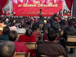 MS TU Chinese folk artists performing traditional local opera at temple fair to celebrate Chinese spring festival AUDIO /xi'an, shaanxi, china Stock Footage